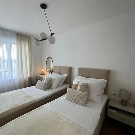 Alegria - Free Garage Parking Split