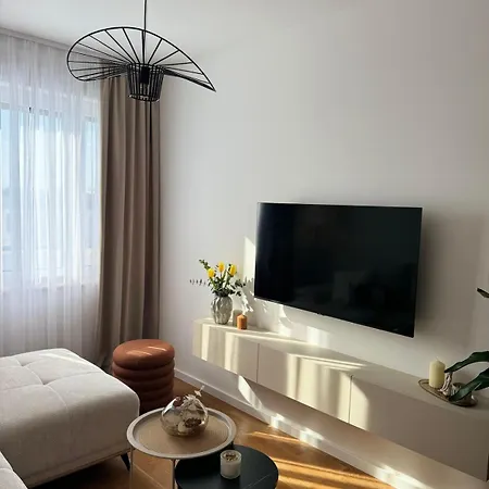 Alegria - Free Garage Parking