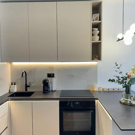 Alegria - Free Garage Parking